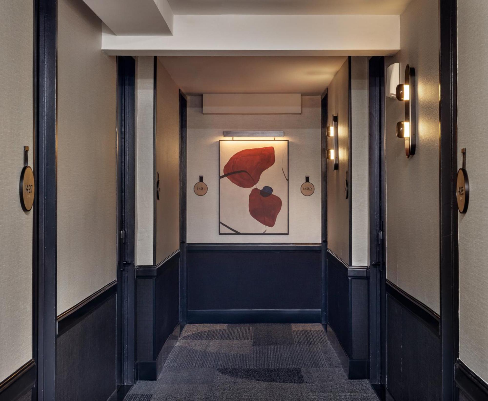 מלון Kimpton Theta New York - Times Square By Ihg מראה חיצוני תמונה Corridor