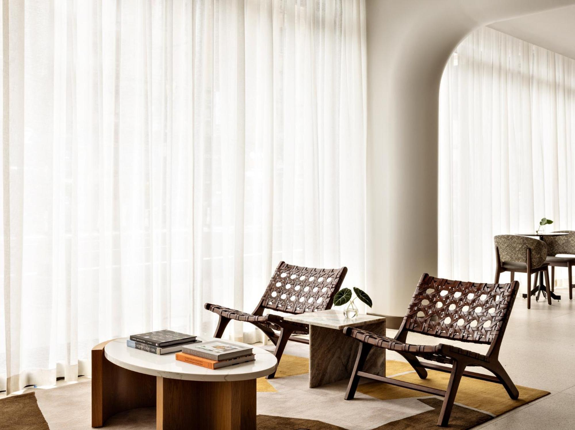 מלון Kimpton Theta New York - Times Square By Ihg מראה חיצוני תמונה The interior of a suite at The Standard East Village