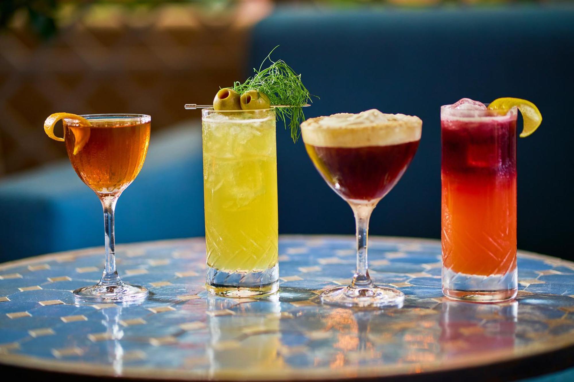 מלון Kimpton Theta New York - Times Square By Ihg מראה חיצוני תמונה Cocktails at the bar