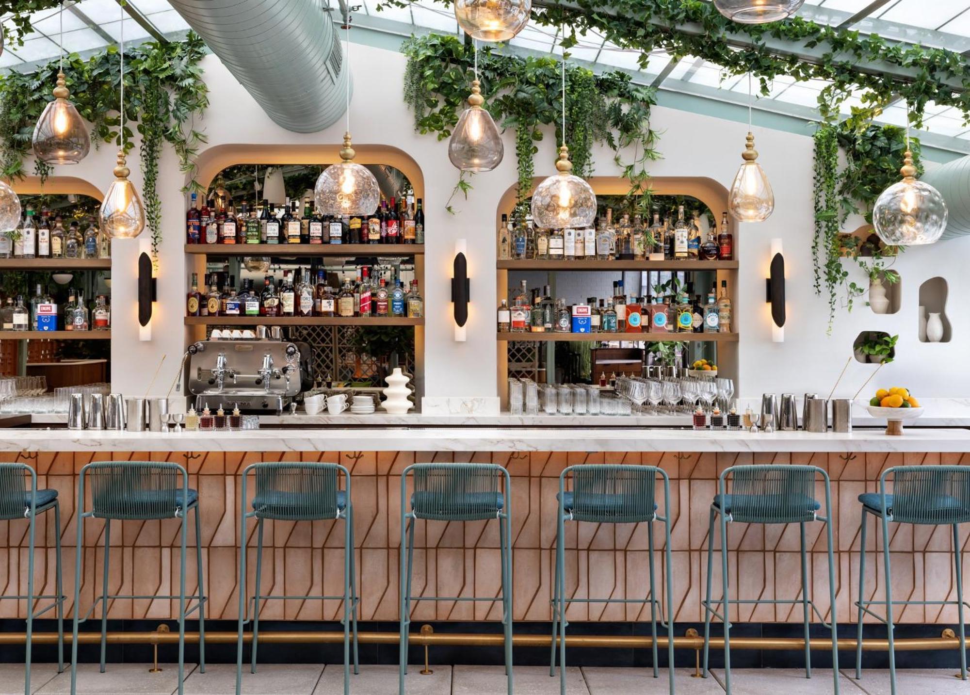 מלון Kimpton Theta New York - Times Square By Ihg מראה חיצוני תמונה The bar at the restaurant