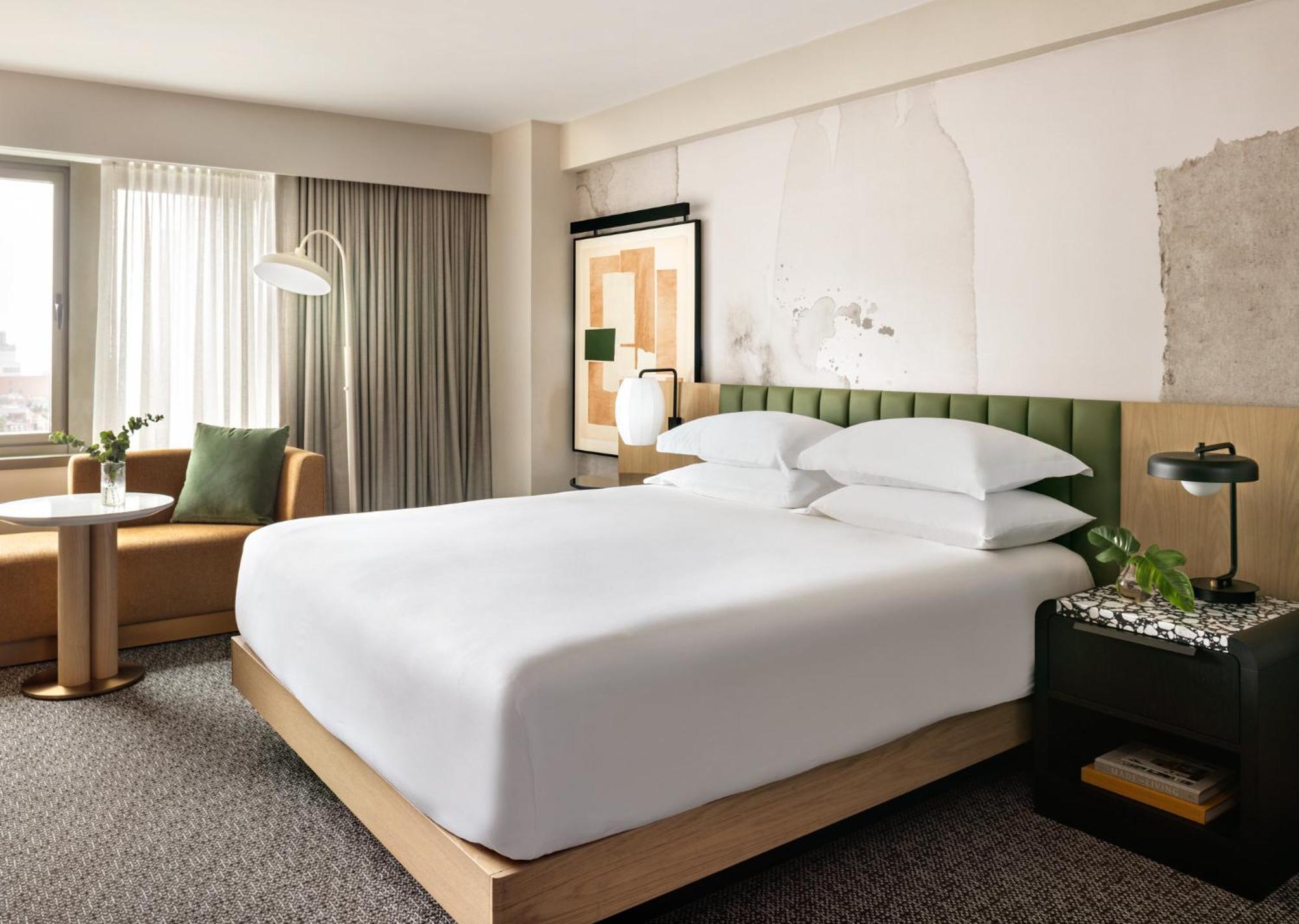 מלון Kimpton Theta New York - Times Square By Ihg מראה חיצוני תמונה A guest room at the Hotel Commonwealth